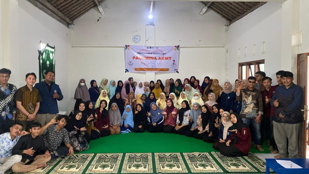 Mengenal Pola Makan Sehat: PASHMINA AKMT Edukasi Masyarakat tentang Gizi Seimbang