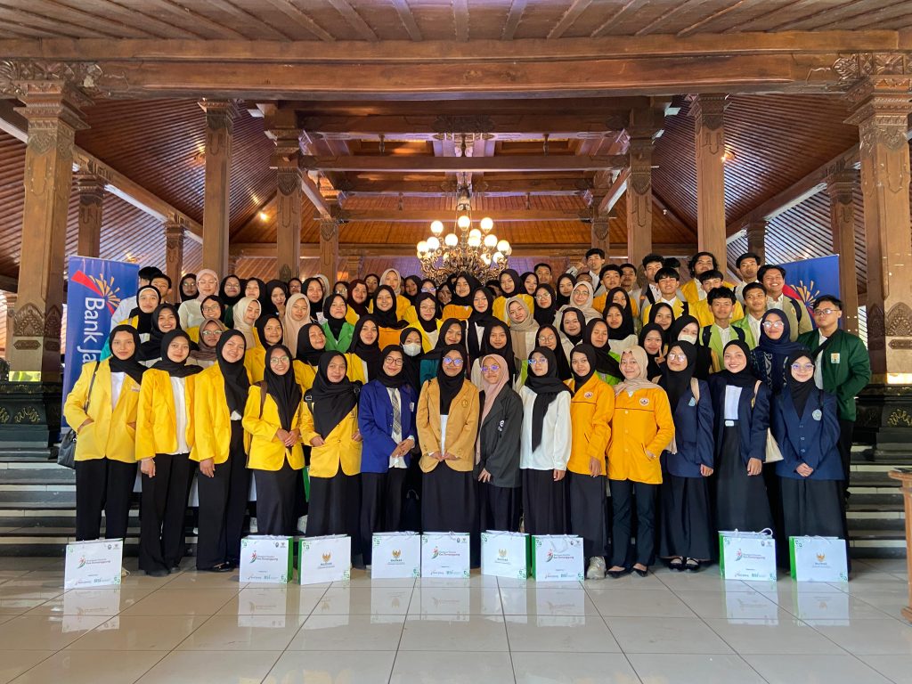 Dukung Pendidikan Tinggi, Lima Mahasiswa AKMT Terima Beasiswa BAZNAS