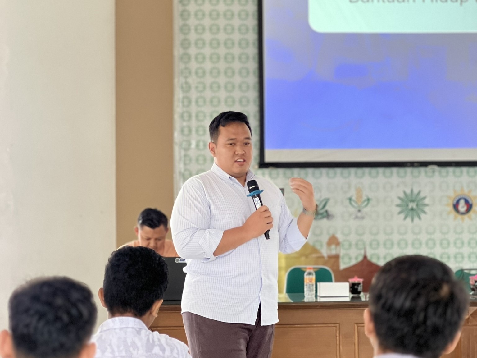 UKM Kerelawanan AKMT Tingkatkan Kepedulian Melalui Pelatihan Relawan dan Bantuan Hidup Dasar