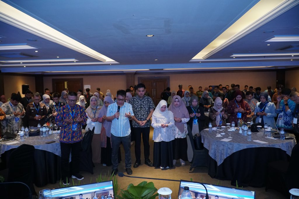 AKMT Bersama Forum Humas PTMA Lakukan Doa Bersama untuk Korban Banjir di Sumatera