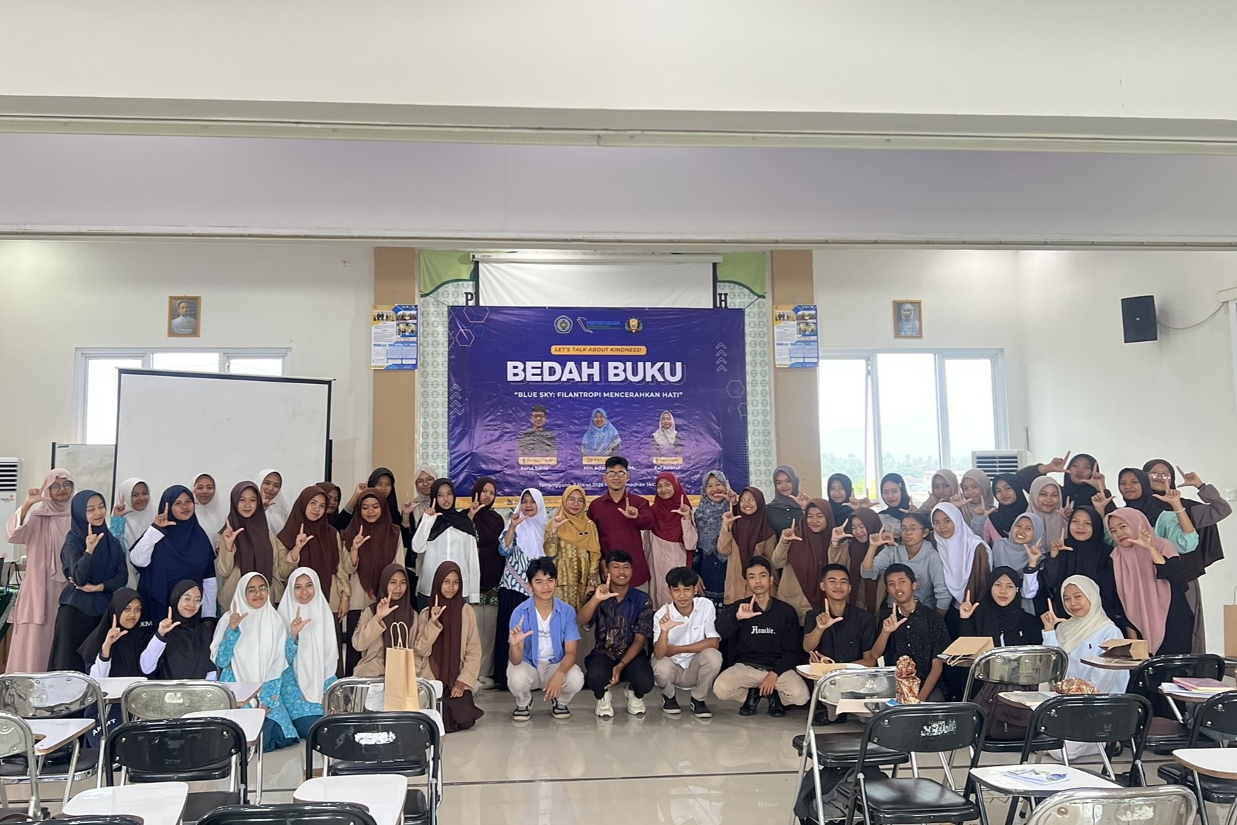 AKMT Hadirkan Ruang Literasi dan Kepedulian Sosial bagi Generasi Muda AKMT Hadirkan Ruang Literasi dan Kepedulian Sosial bagi Generasi Muda