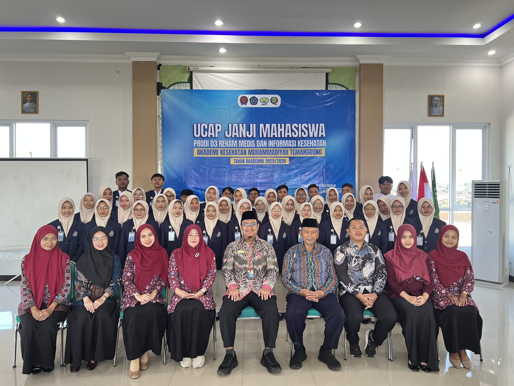 AKMT Gelar Ucap Janji Mahasiswa, Siapkan Tenaga Kesehatan Profesional Berkarakter Islami