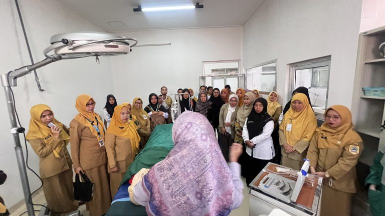 AKMT Perkuat Sinergi dengan Guru BK Melalui Pertemuan dan Laboratory Tour