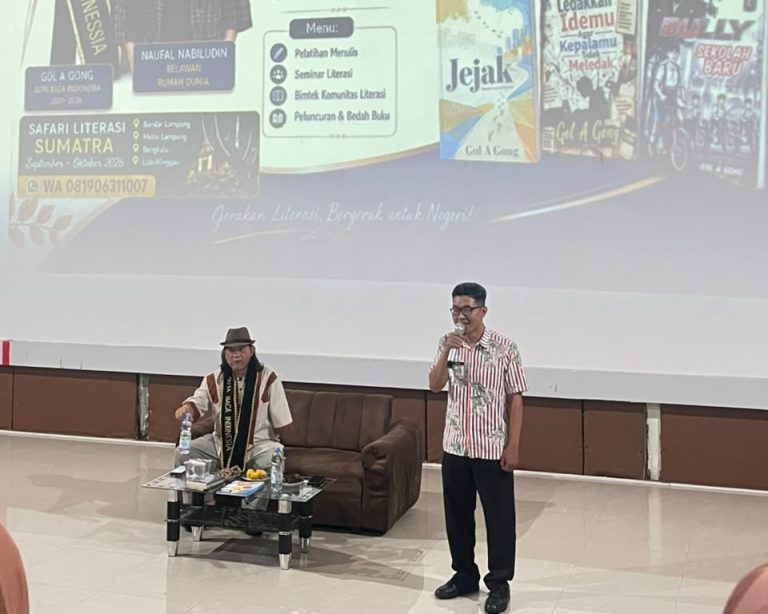AKMT Perkuat Budaya Literasi melalui Seminar Menulis Kreatif Bersama Gol A Gong