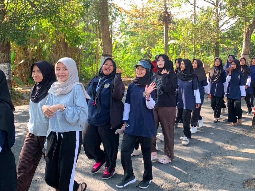 akmt semarakkan hut ke 81 ri dengan jalan sehat dan beragam perlombaan(1)