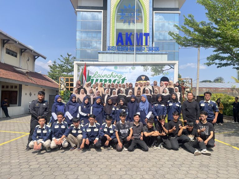 AKMT Dukung Gerakan Jumat Bersih, Dorong Kolaborasi Peduli Lingkungan