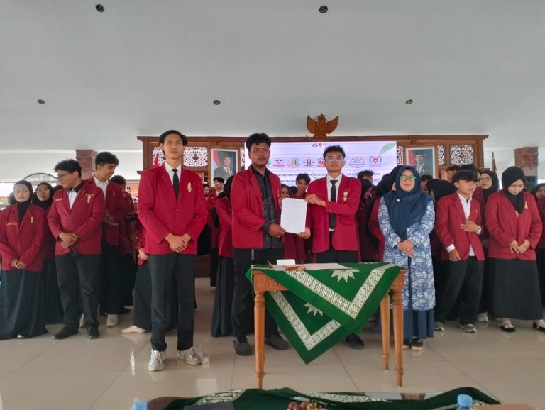 pelantikan imm bisyron muhtar akmt, perkuat soliditas dan regenerasi kader